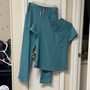 Figs Yola Skinny Scrub Pants & Catarina Scrub Top